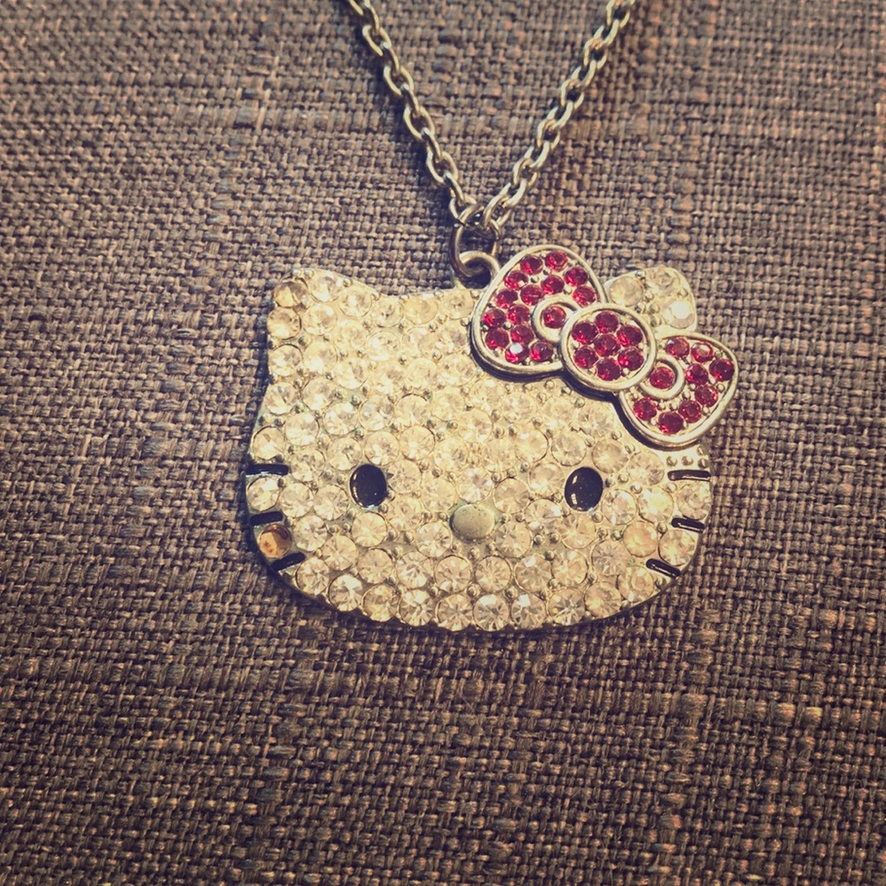 [Send Offers] Hello Kitty Necklace 🌈❤️